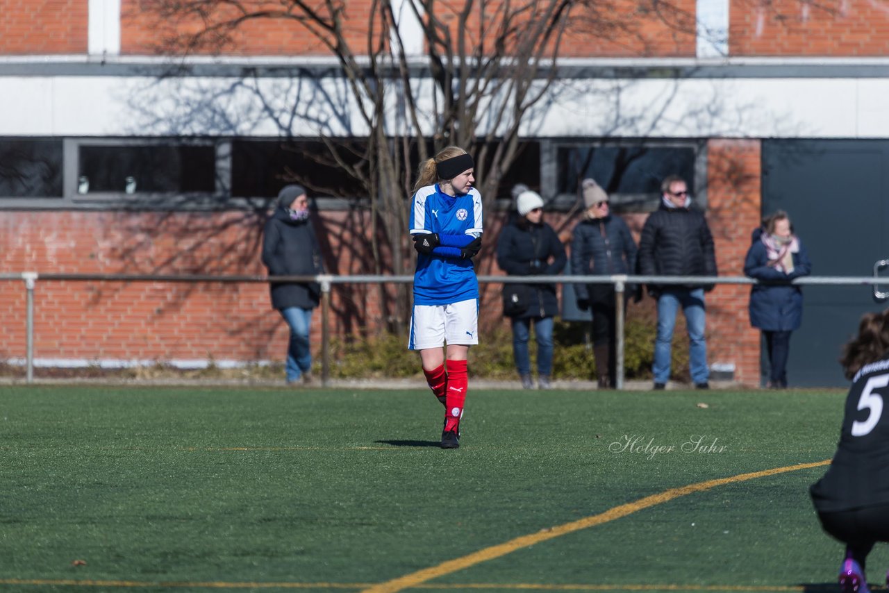 Bild 365 - B-Juniorinnen Halbfinale SVHU - Holstein Kiel : Ergebnis: 3:0